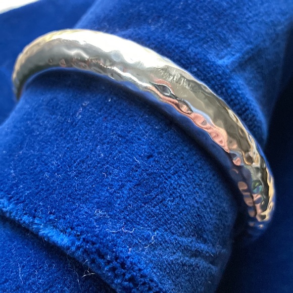 Silpada Sterling hammered round bracelet - Picture 2 of 11